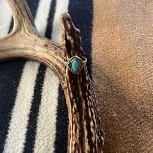 Turquoise, oval, cut ring